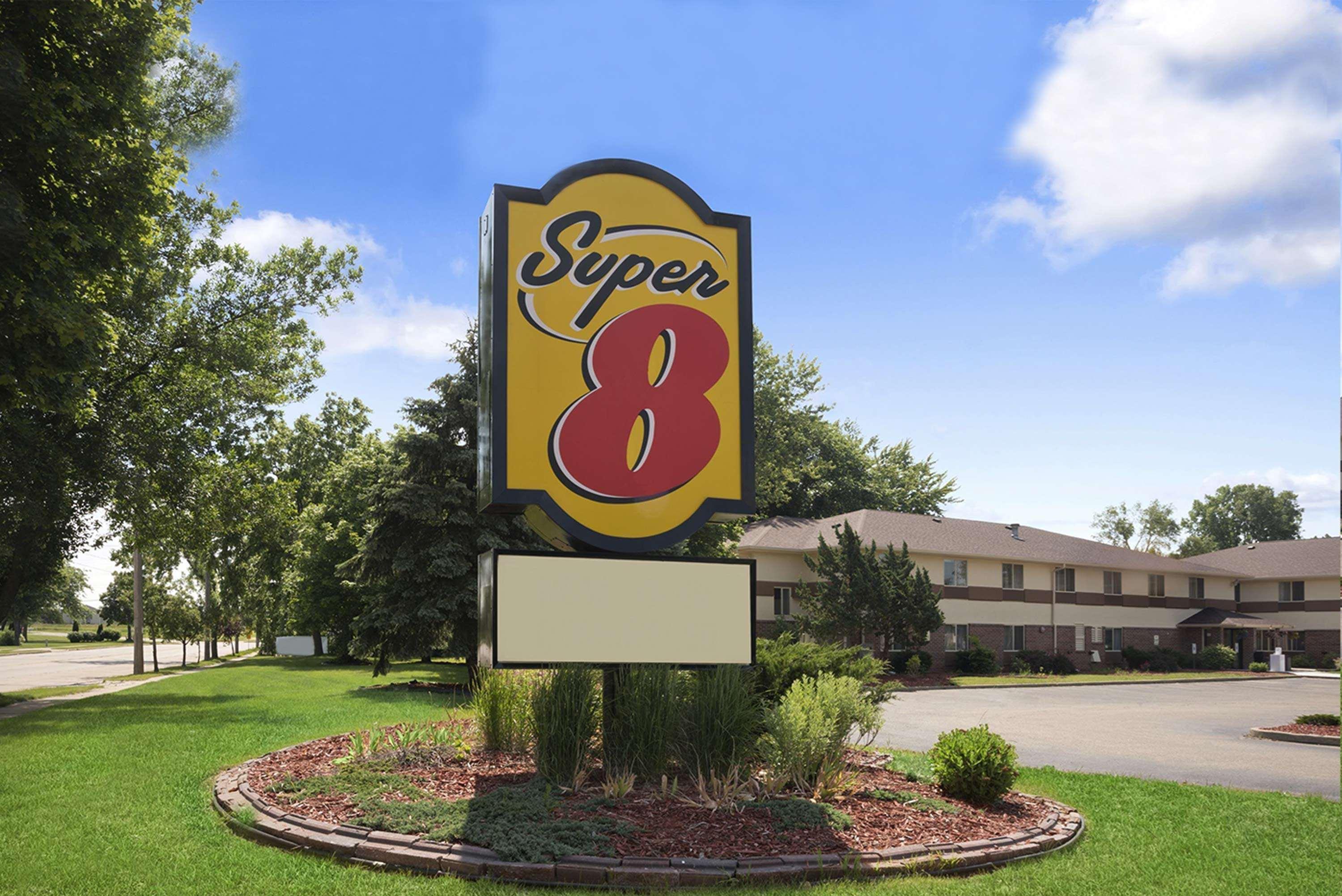 Super 8 By Wyndham Whitewater Wi Ξενοδοχείο Εξωτερικό φωτογραφία